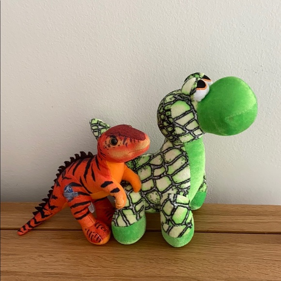 Two Dinosaurs - Picture 2 of 4